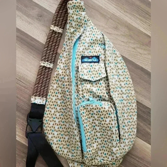 Kavu Handbags - Mini Kavu Crossbody Sling NWOT